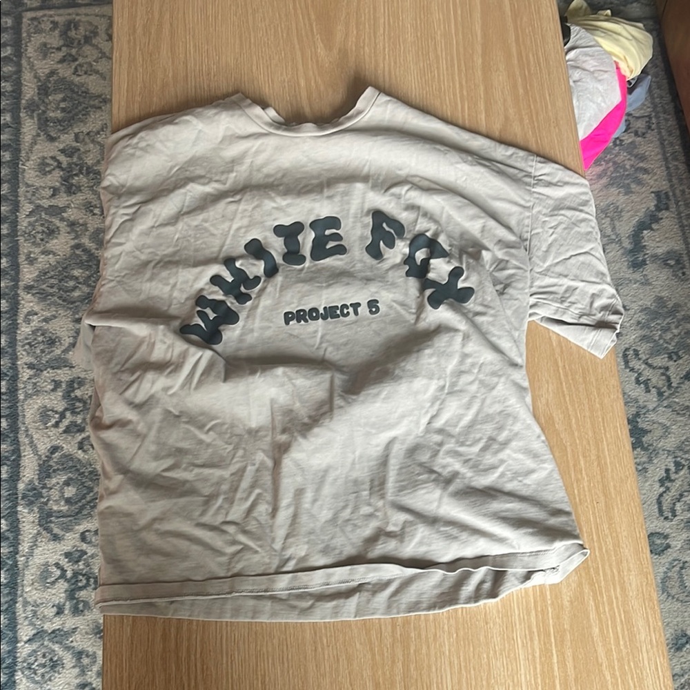 White Fox Boutique Gray Short Sleeve Tee
